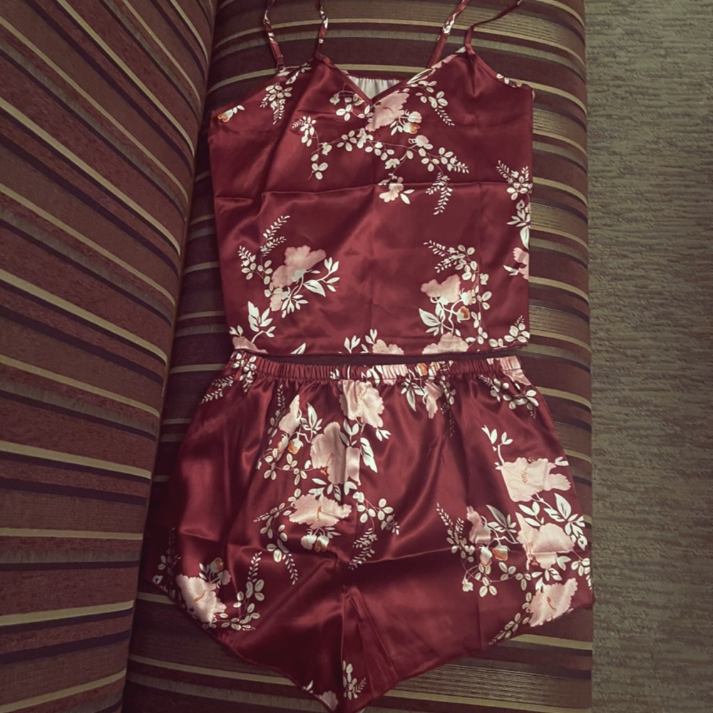 SATIN FLORAL LARGE LINGERIE CAMI SHORTS SET NWT - Picture 3 of 5